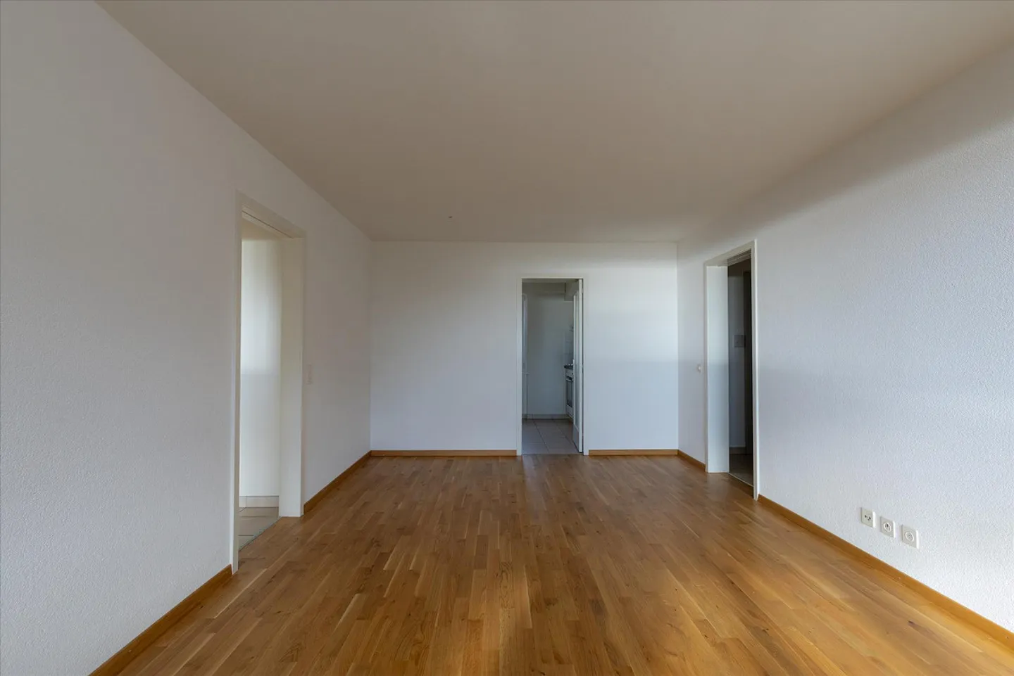 Apartment with lake view - Photo 3 of 8