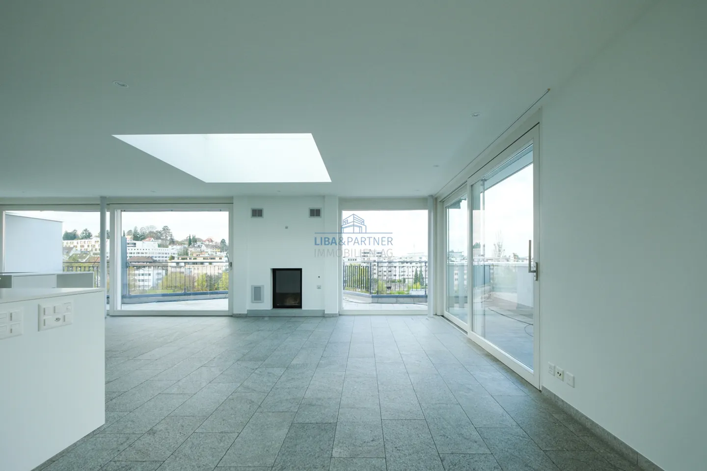 Vivere sopra i tetti di Binningen – lussuosa maisonette in attico - Foto 5 di 14