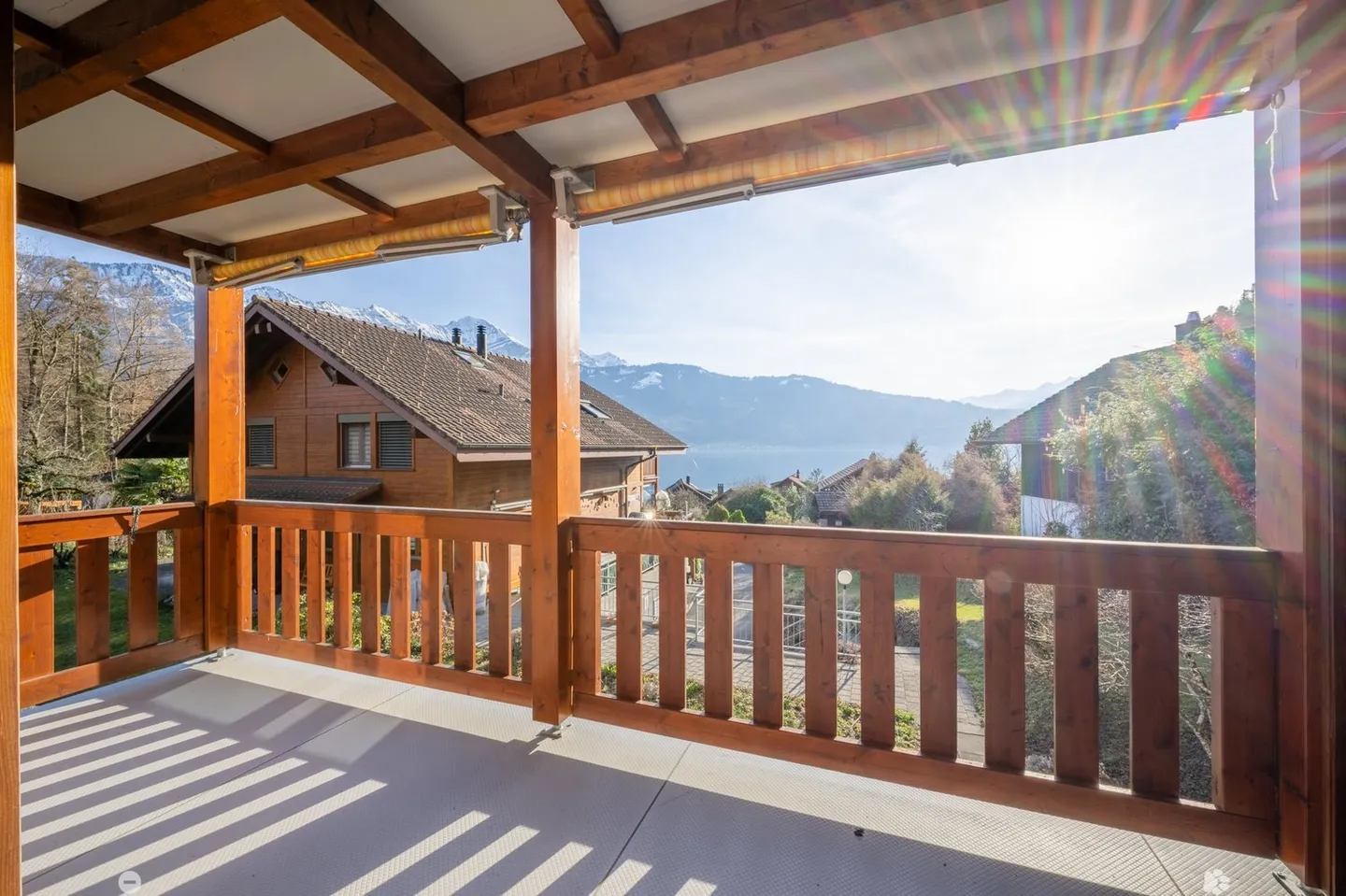 Sunny Living Between Lake and Alps - 4.5-Room Semi-Detached House in Sundlauenen - Photo 7 of 30