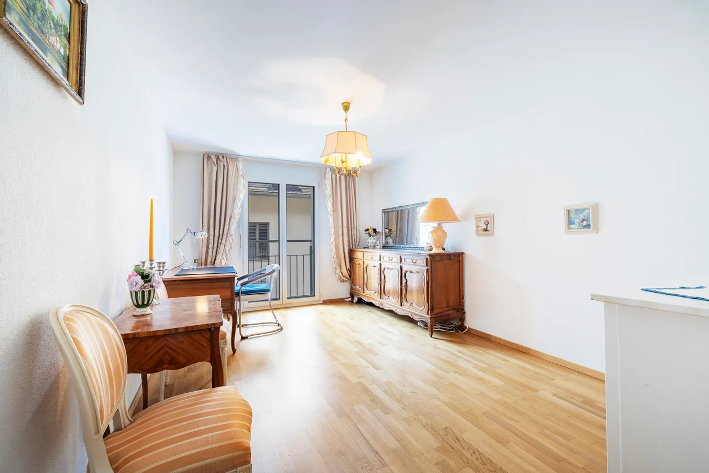 Appartamento con 3.5 stanze nel cuore del villaggio - Foto 8 di 12
