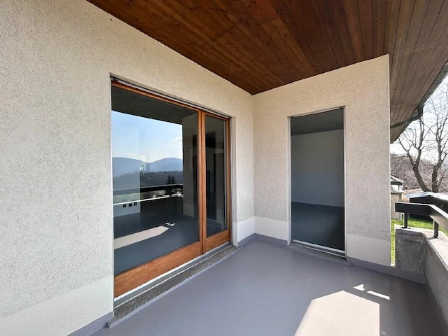 4.5-ZIMMER-WOHNUNG IN EINEM ZWEIFAMILIENHAUS - RENOVIERT - EXKLUSIVER GARTEN - Foto 14 von 23