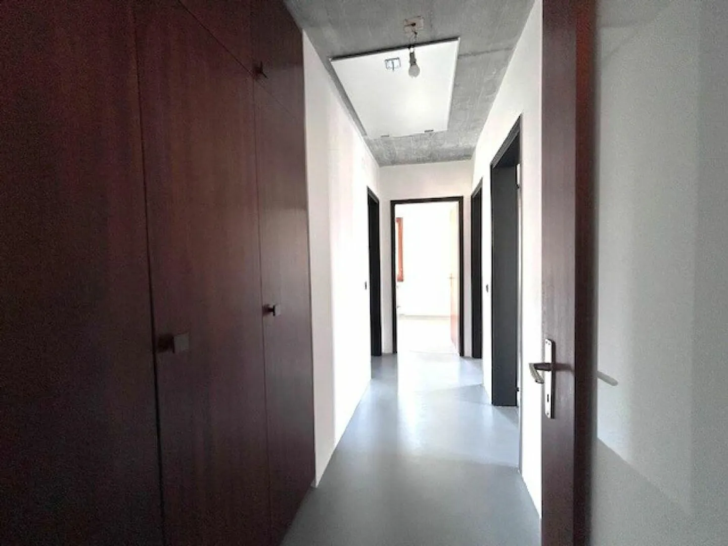 4.5-ZIMMER-WOHNUNG IN EINEM ZWEIFAMILIENHAUS - RENOVIERT - EXKLUSIVER GARTEN - Foto 17 von 23