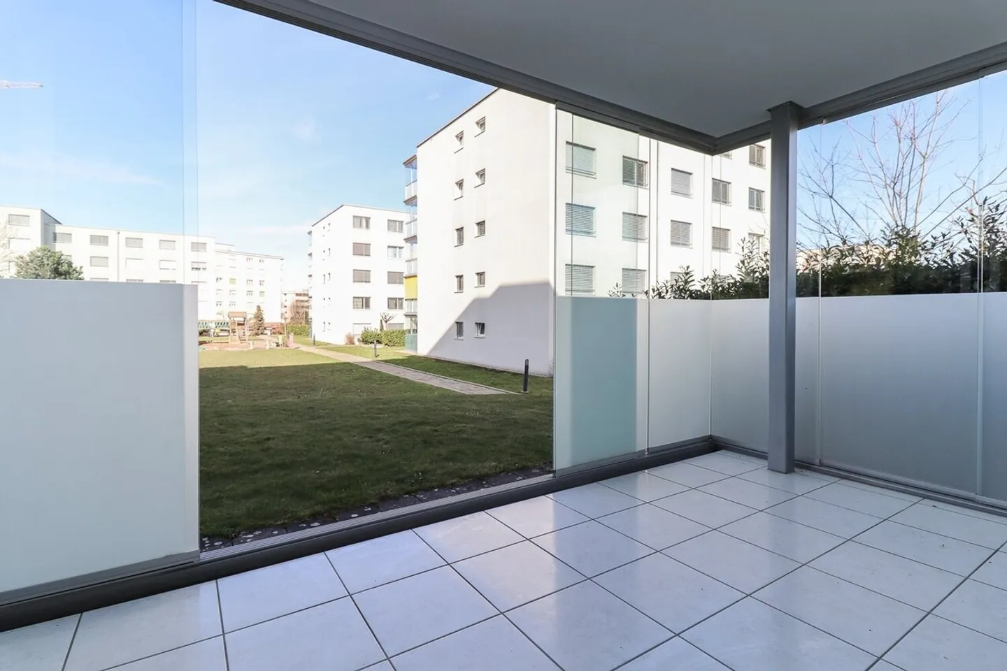Appartamento moderno con balcone soleggiato - Foto 10 di 11