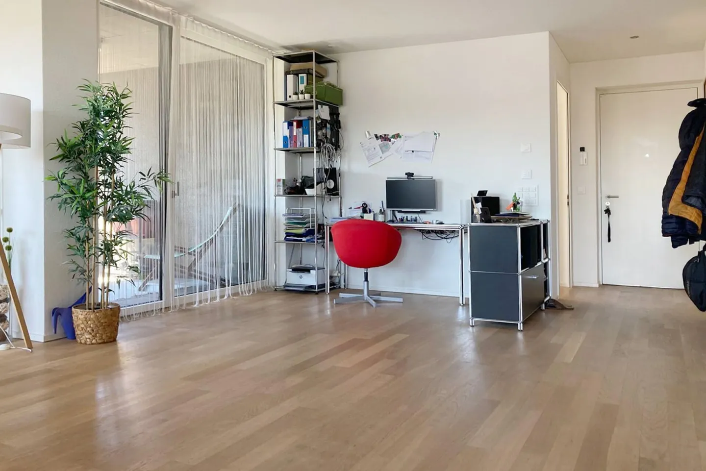 Apartment in a central location in Aarau near Oehlerpark - Photo 3 of 9