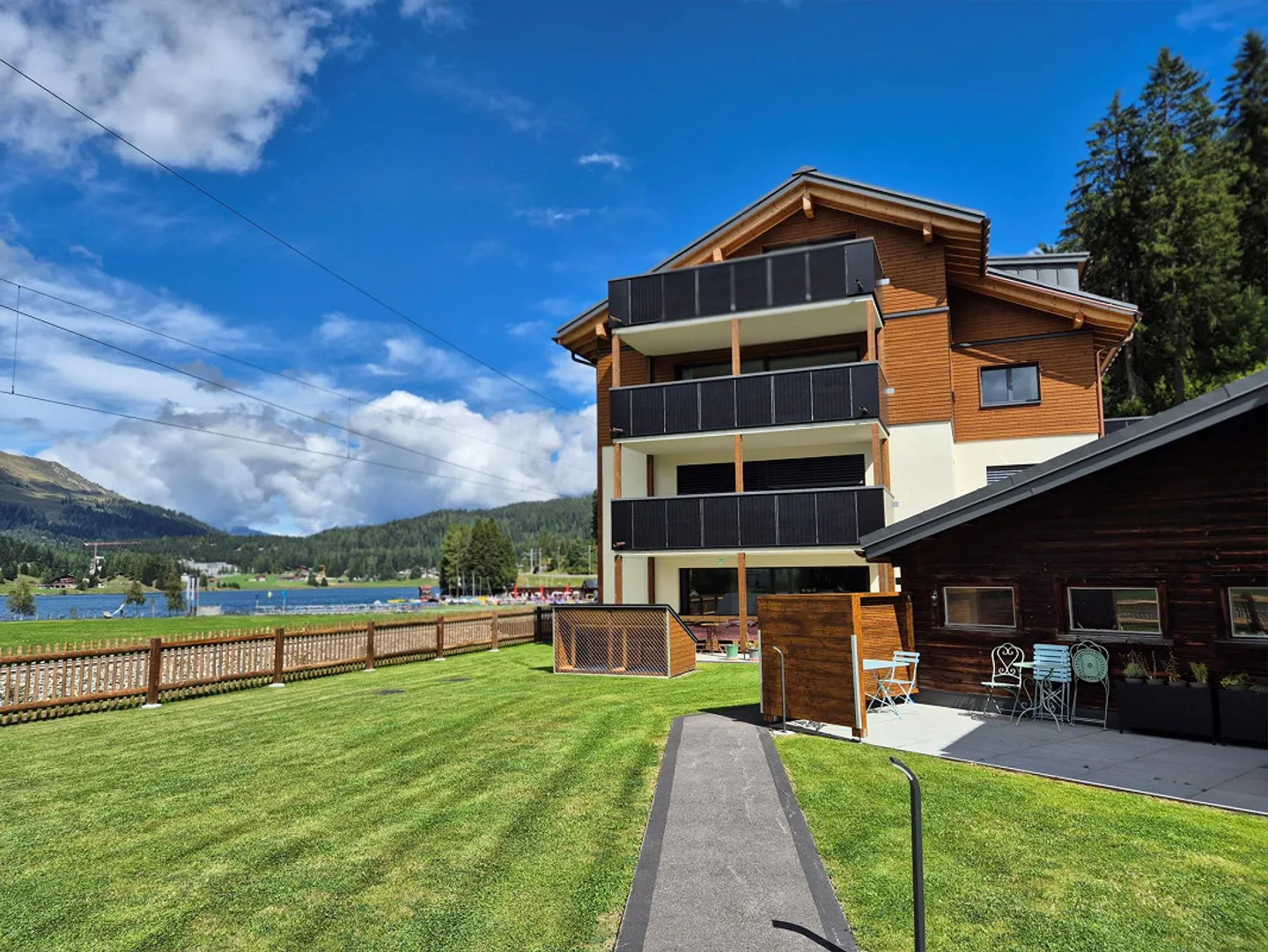 3.5-room first occupancy apartment with lake and mountain views (annual rent) - Photo 1 of 5