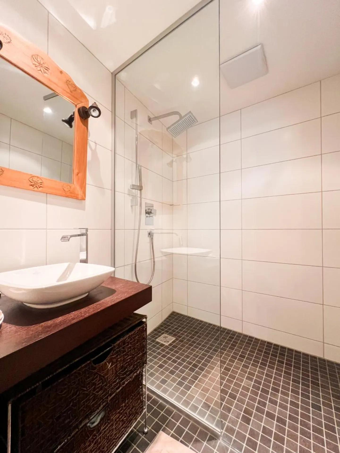Exclusivity: A rare opportunity not to be missed! - Photo 7 of 11