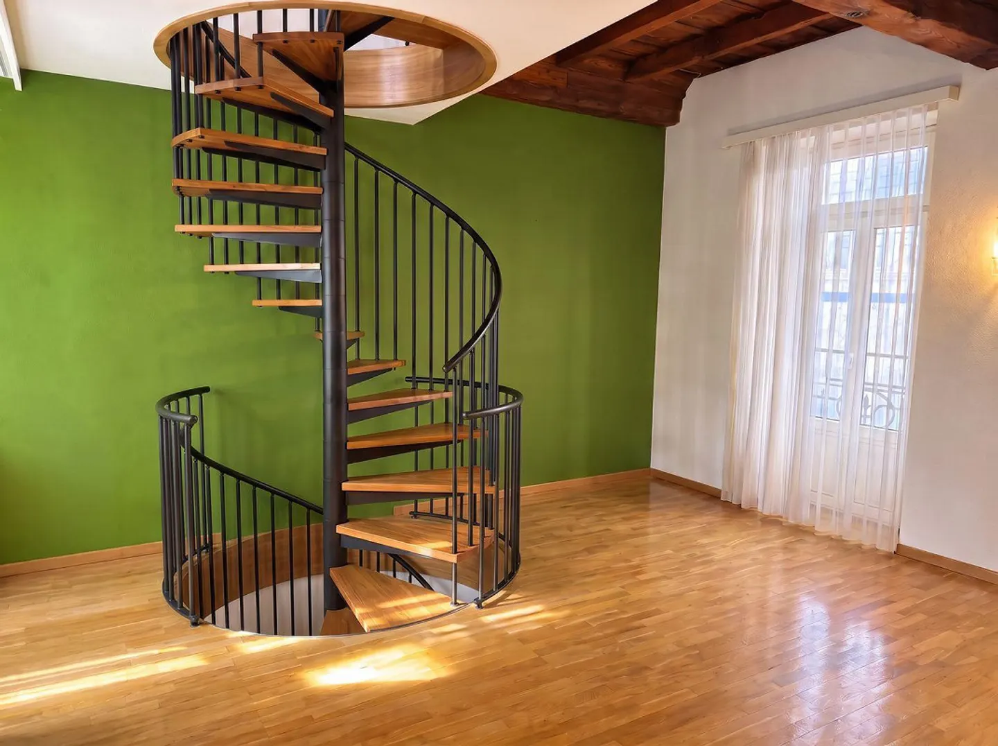 Triplex dal fascino ticinese nel cuore della Città Vecchia di Locarno - Foto 3 di 16