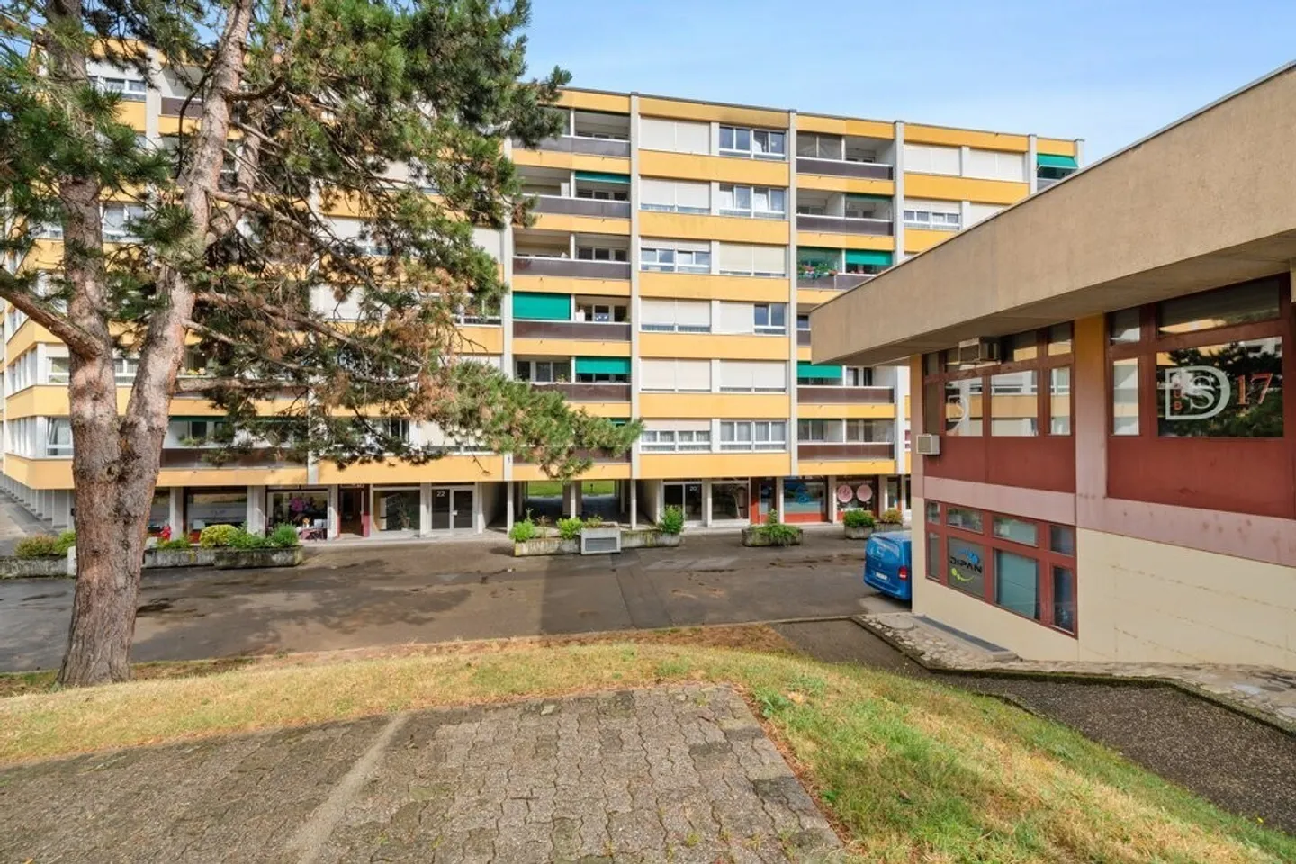 Cour intérieure à Champs-Fréchets - Photo 1 sur 1