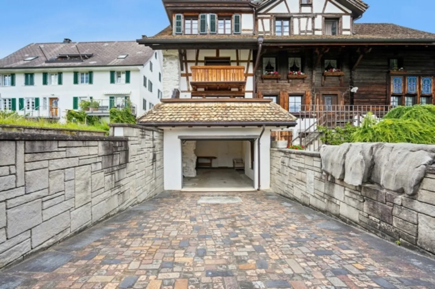 Vivre avec histoire et caractère / Maison jumelée de 5,5 pièces - Photo 3 sur 11