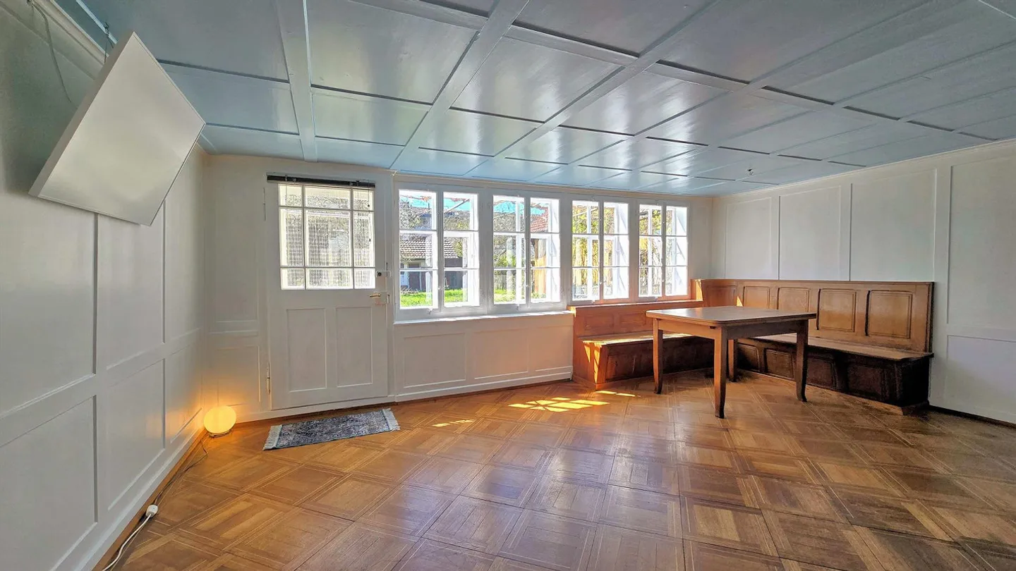 A small gem with a large garden in the village center - Photo 5 of 15