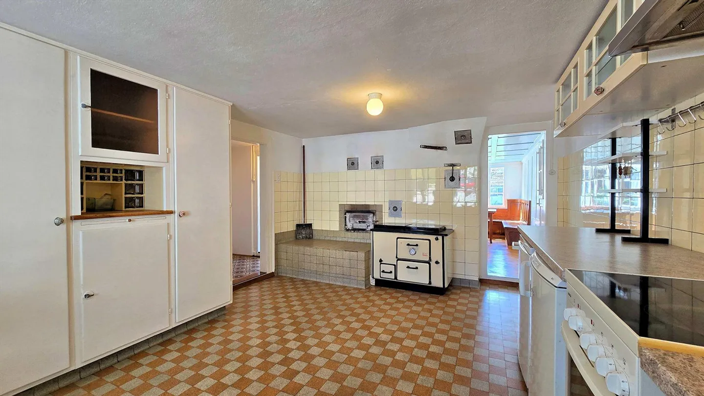 A small gem with a large garden in the village center - Photo 8 of 15