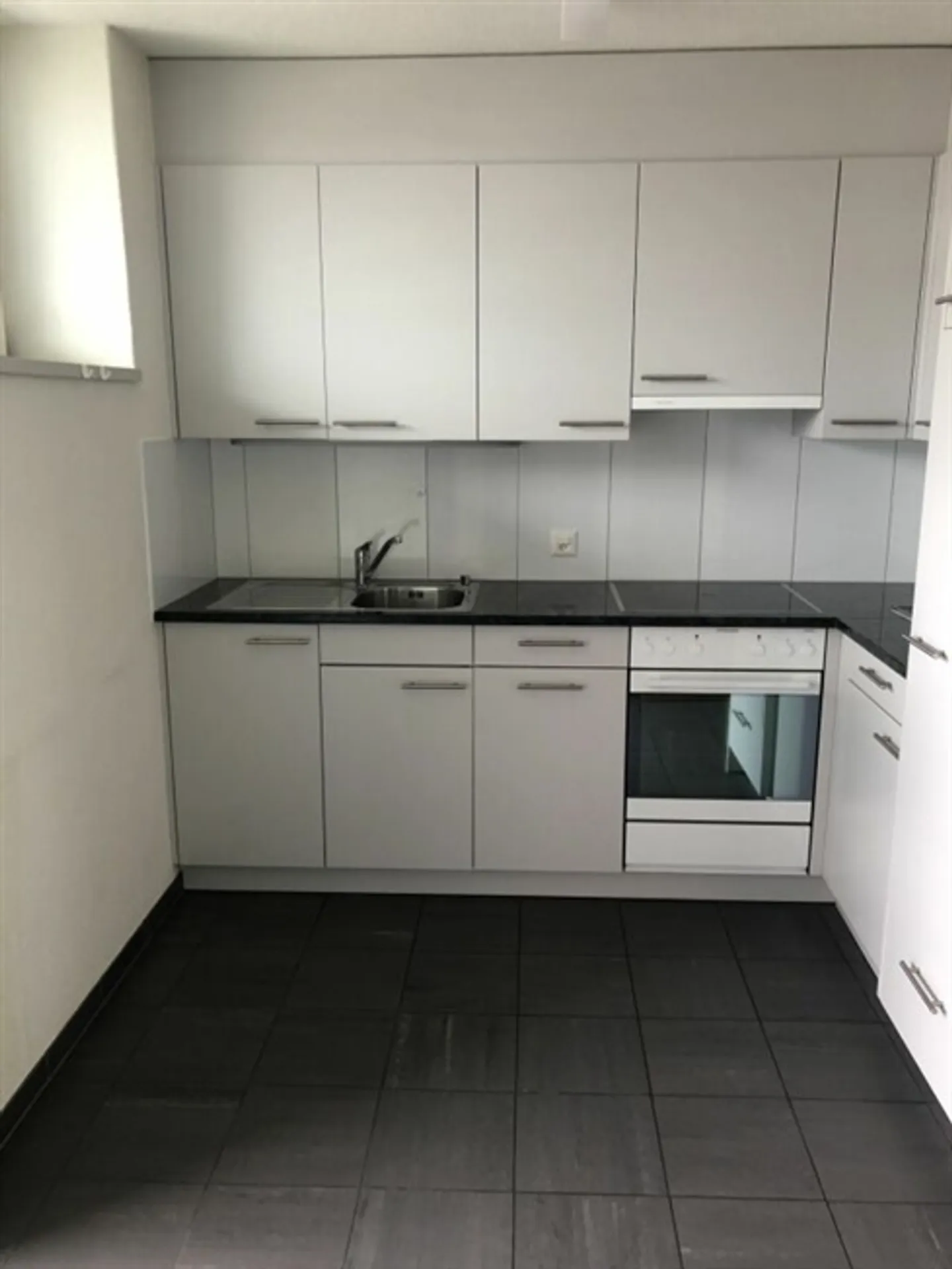 Appartement 1 pièce au 2ème étage - Photo 2 sur 5