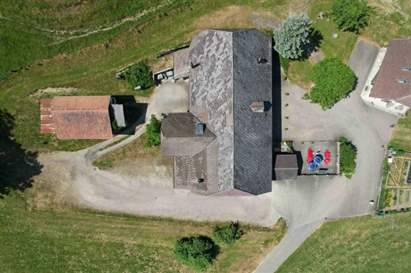 Cozy Inn with Great Potential in Beautiful, Nature-Inspired Location in the Back Heimisbach Valley - Photo 5 of 11