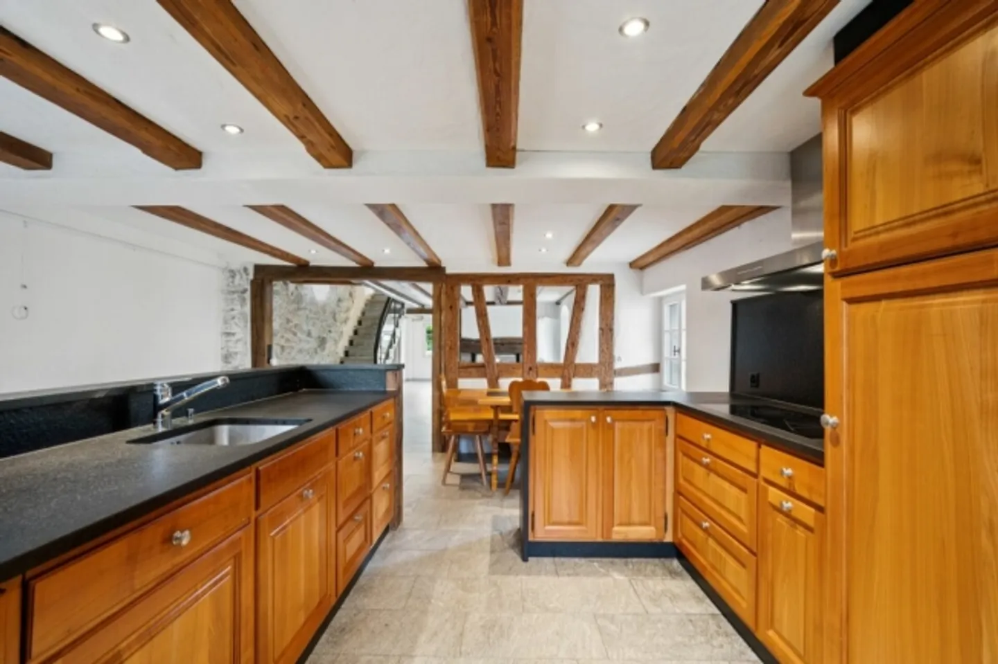 Vivre avec histoire et caractère / Maison jumelée de 5,5 pièces - Photo 5 sur 11