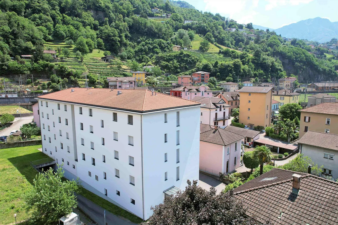 Wohnung mit gut belichteter Terrasse in einer praktischen und gut erschlossenen Gegend - Foto 4 von 13