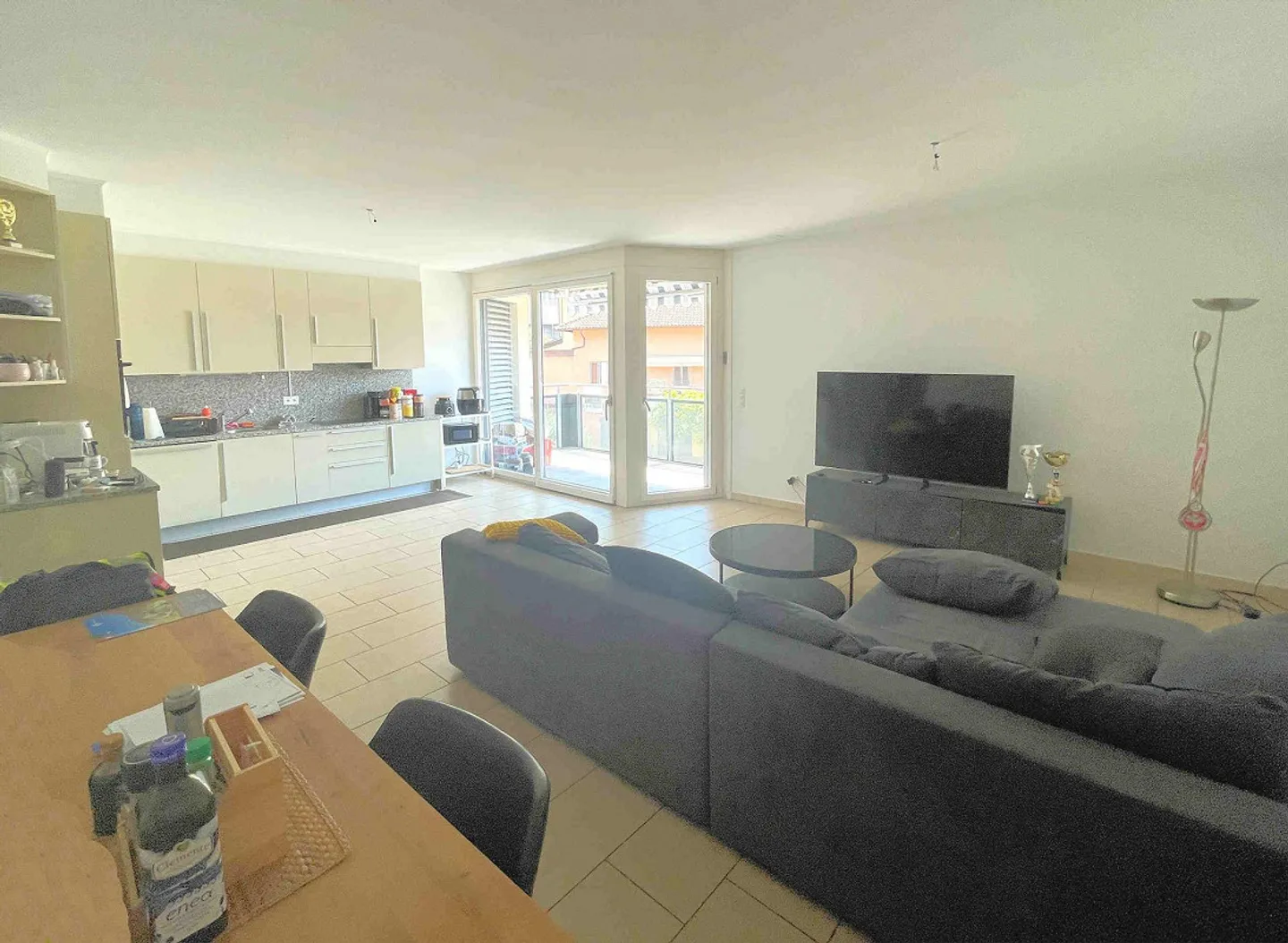 Wohnung mit gut belichteter Terrasse in einer praktischen und gut erschlossenen Gegend - Foto 5 von 13