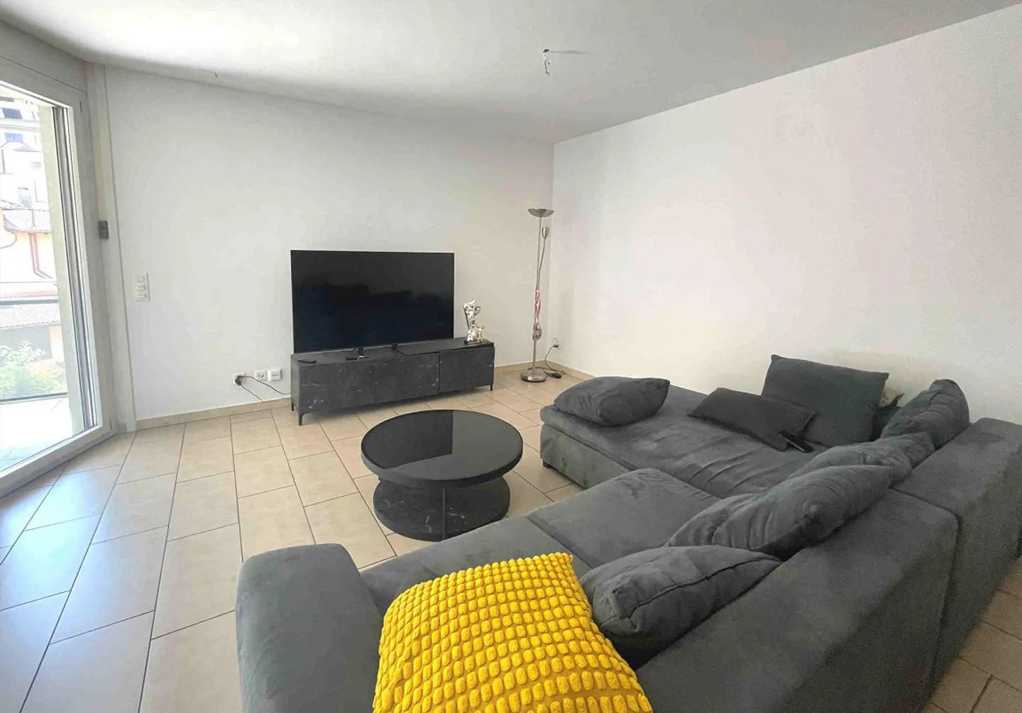 Wohnung mit gut belichteter Terrasse in einer praktischen und gut erschlossenen Gegend - Foto 6 von 13
