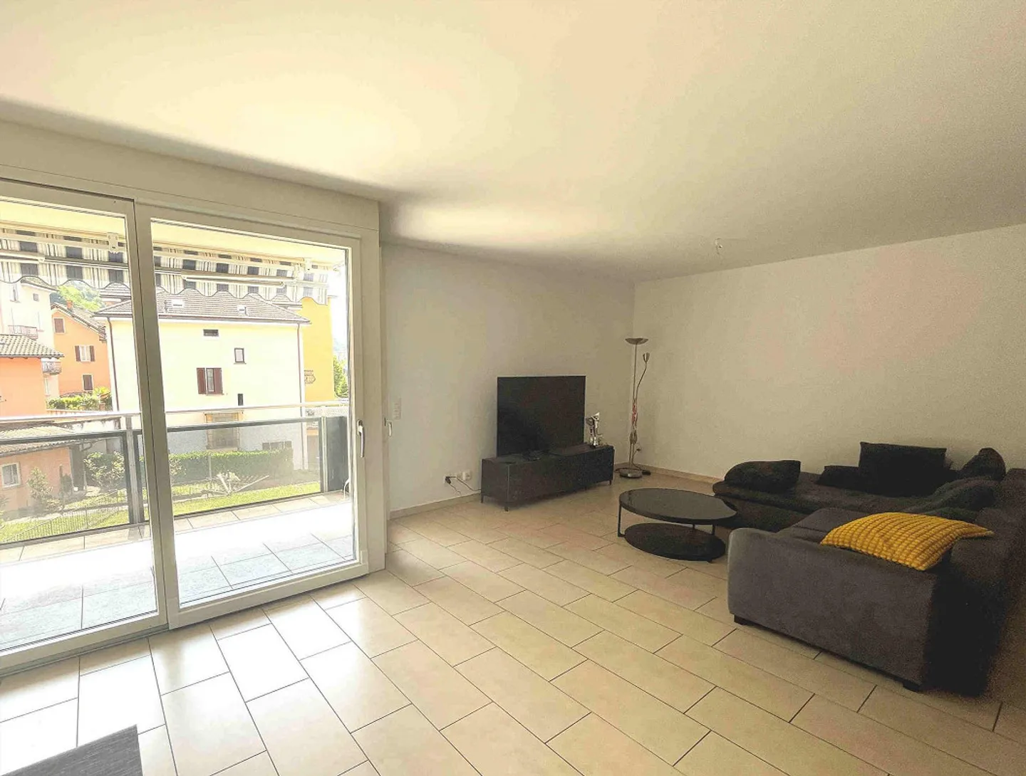 Wohnung mit gut belichteter Terrasse in einer praktischen und gut erschlossenen Gegend - Foto 7 von 13