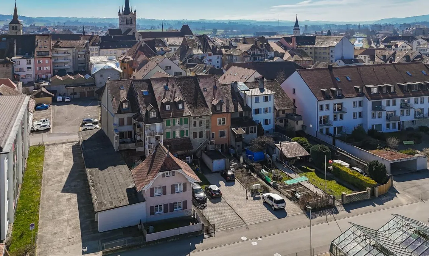 Opportunità rara: 3 appartamenti nel cuore di Payerne! - Foto 1 di 13