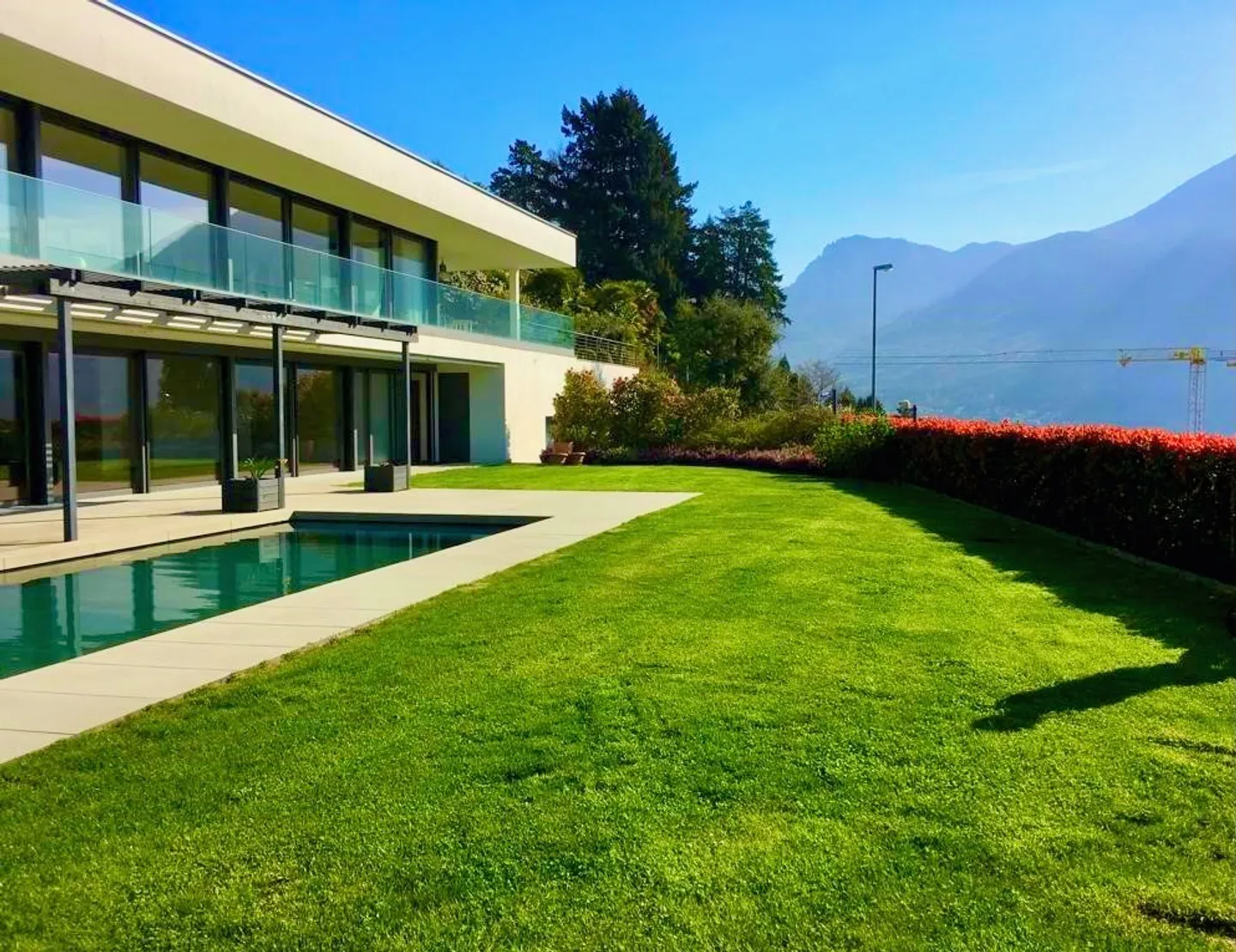 Appartamento di Lusso a Porza con Piscina e Vista sul Lago di Lugano - Foto 3 di 14