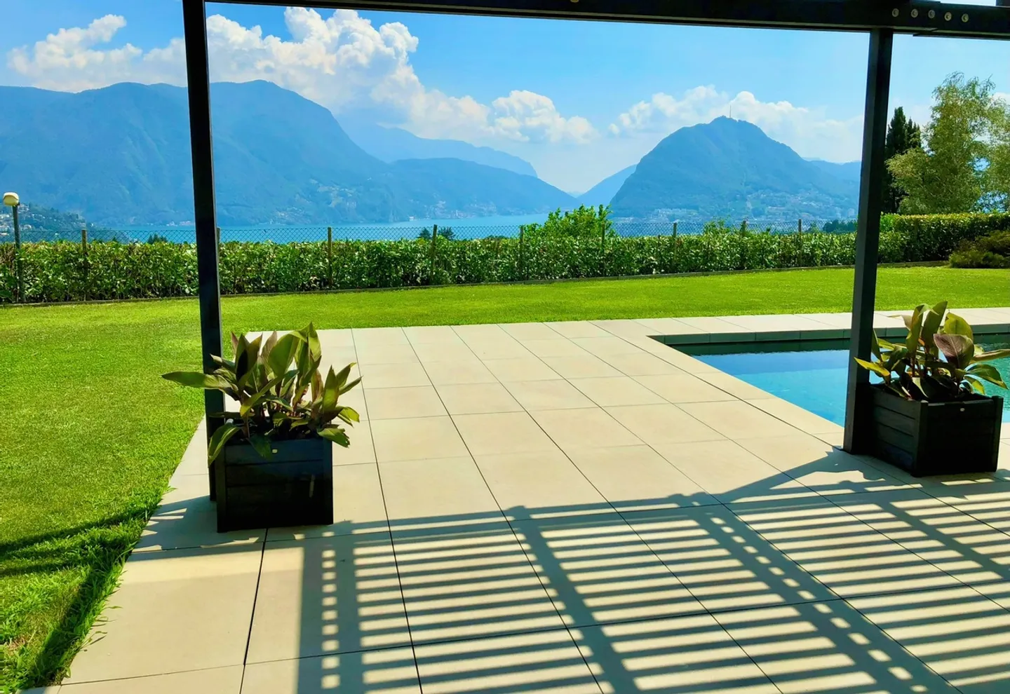 Appartamento di Lusso a Porza con Piscina e Vista sul Lago di Lugano - Foto 4 di 14