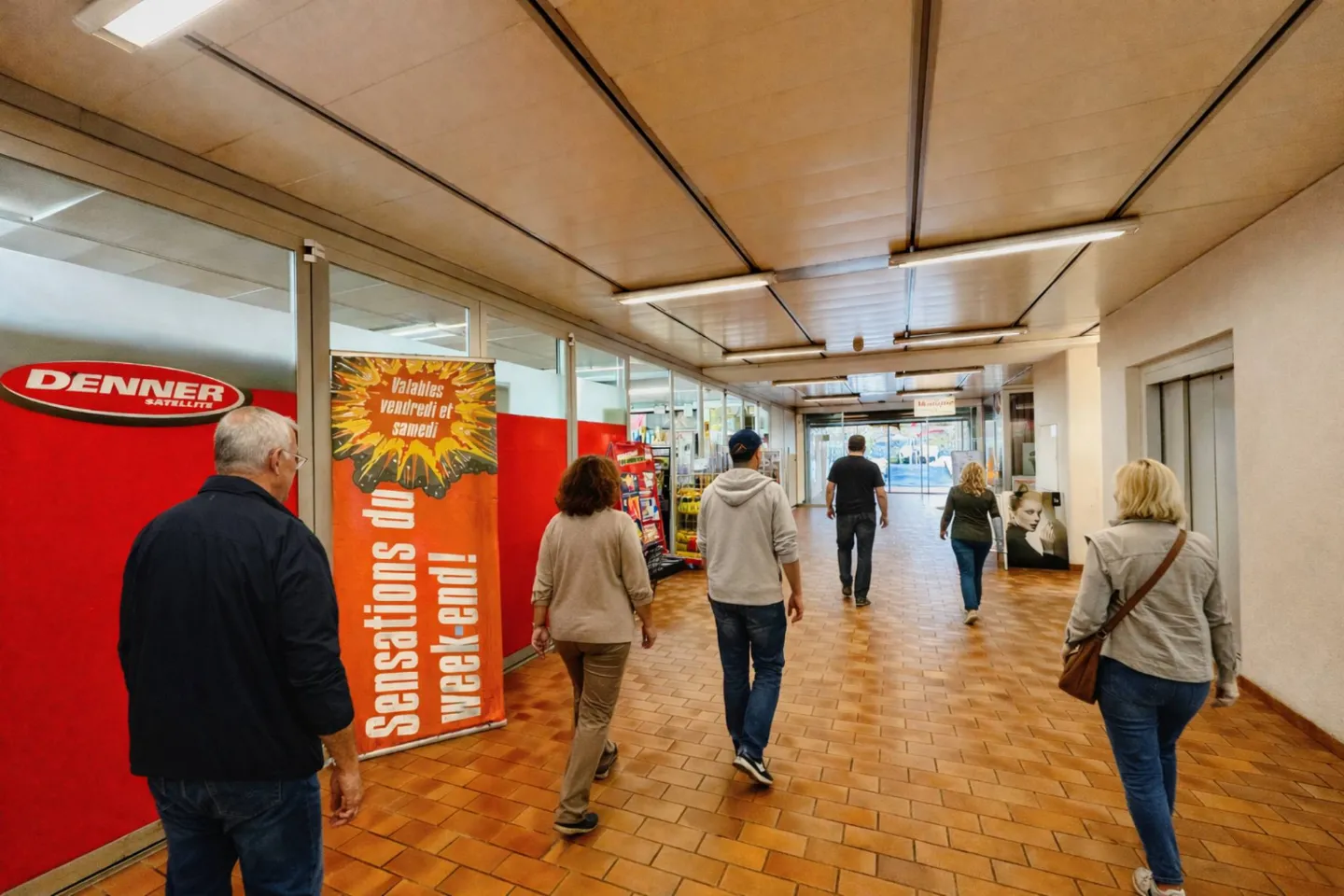 Retail Space for Rent - Montolieu Shopping Center, Lausanne - Photo 2 of 3