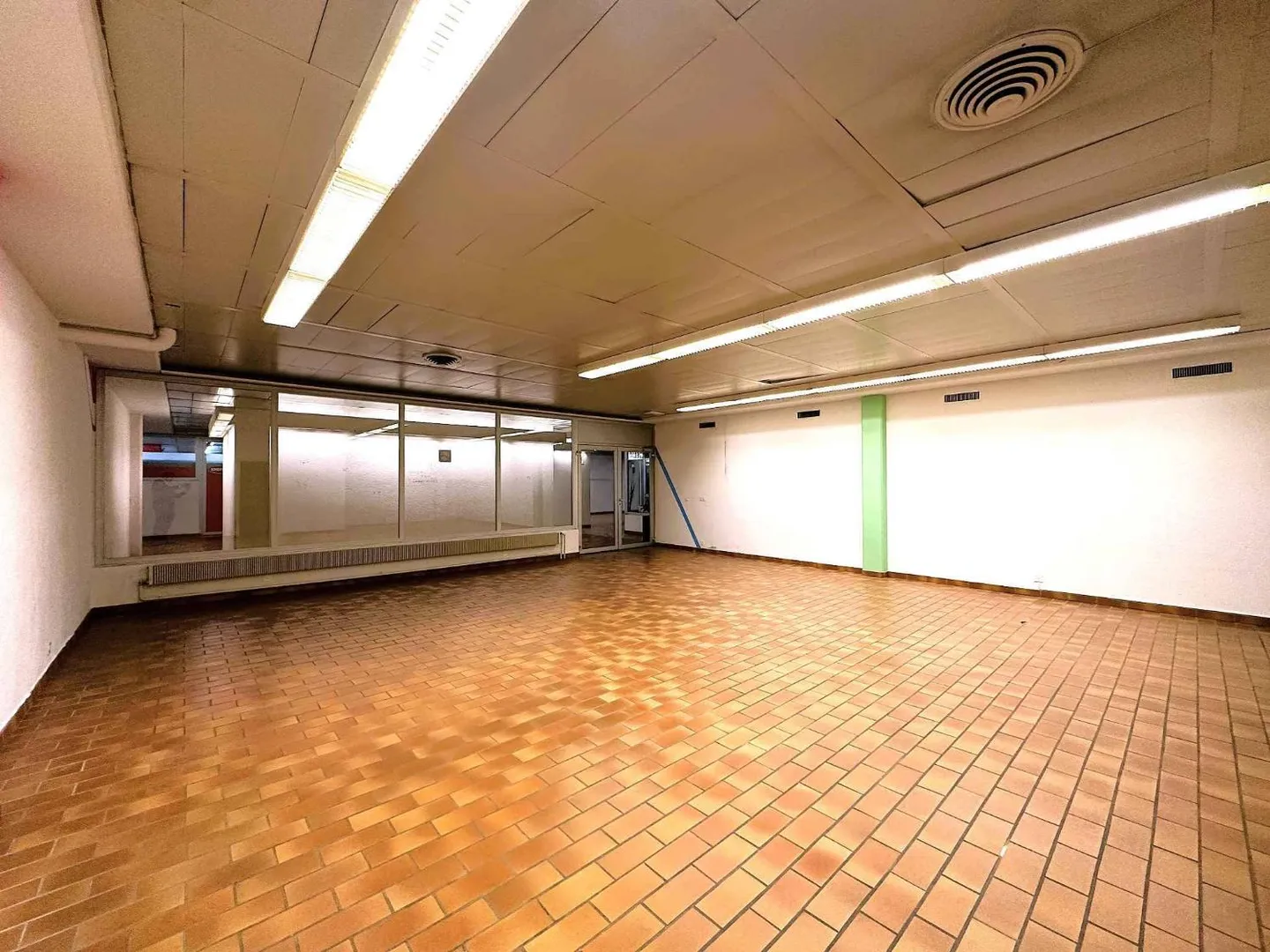 Retail Space for Rent - Montolieu Shopping Center, Lausanne - Photo 3 of 3