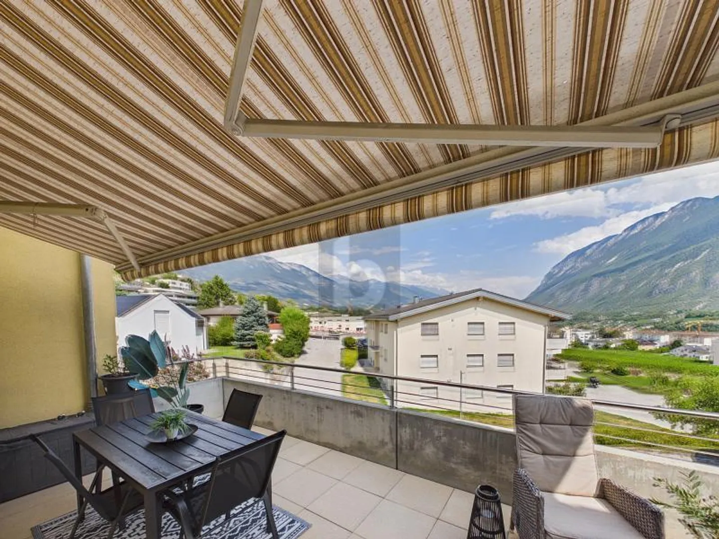 TERRASSE VERS LES ALPES - Foto 4 di 6