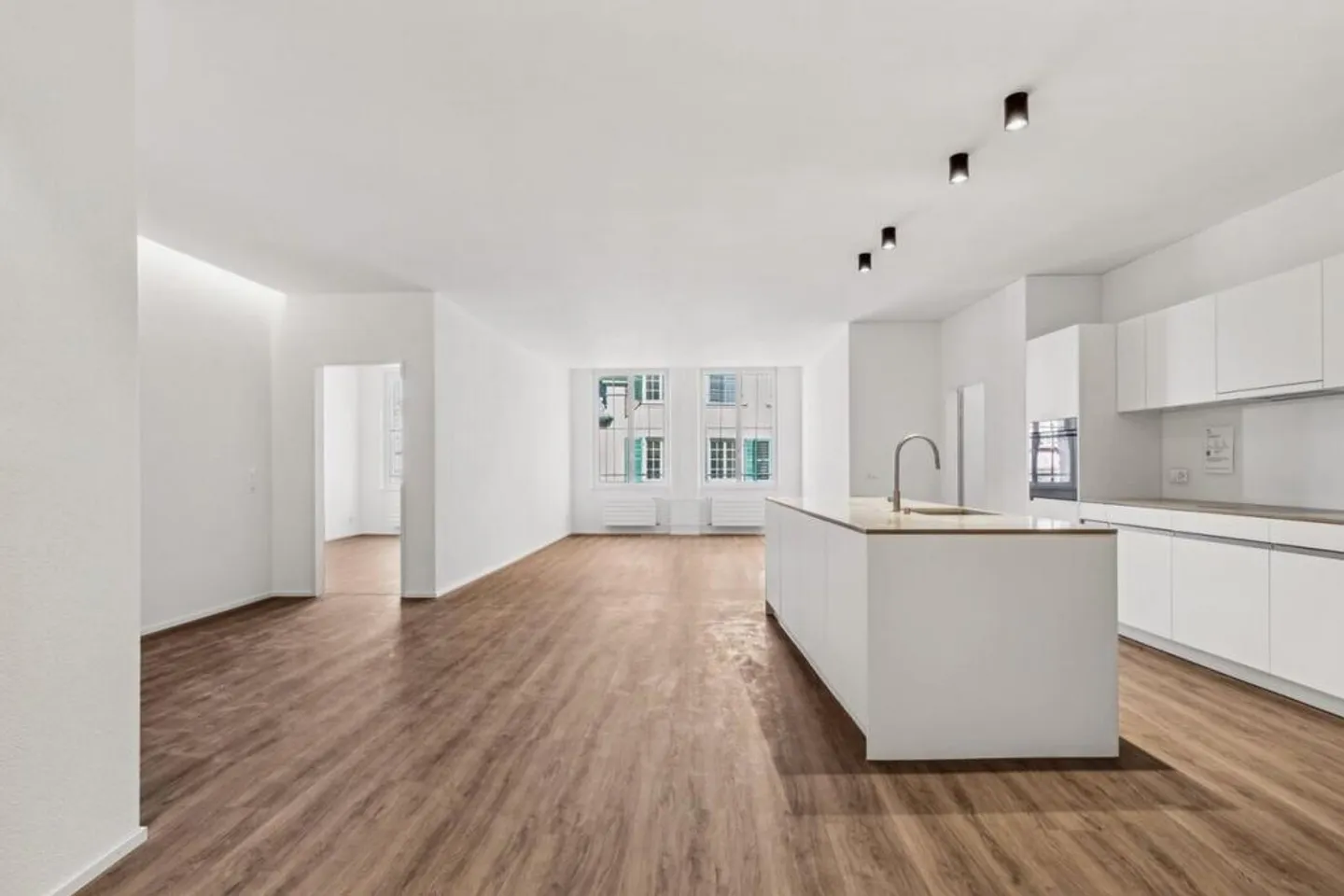 Bellissimo appartamento di 4.5 stanze nel cuore della città vecchia - Foto 2 di 7