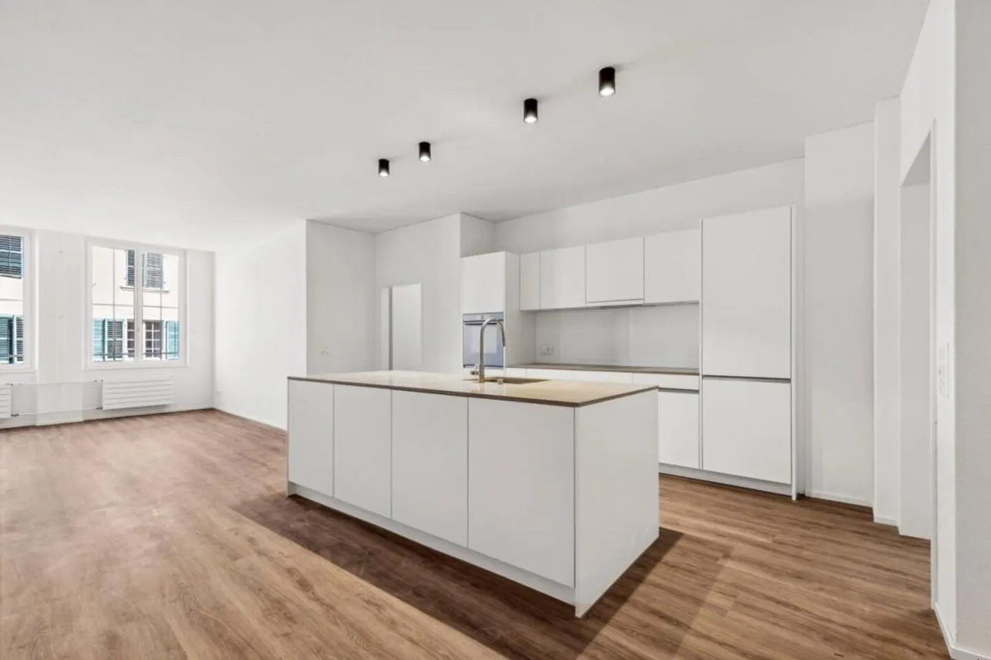 Bellissimo appartamento di 4.5 stanze nel cuore della città vecchia - Foto 3 di 7