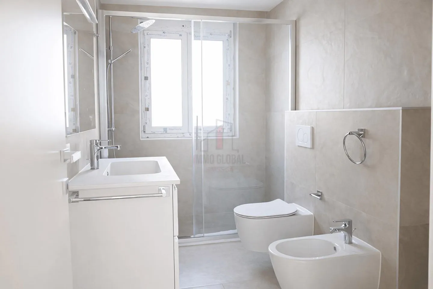 LIVING AND INVESTING: TWO-FAMILY HOUSE WITH TWO INDEPENDENT UNITS - Photo 5 of 13