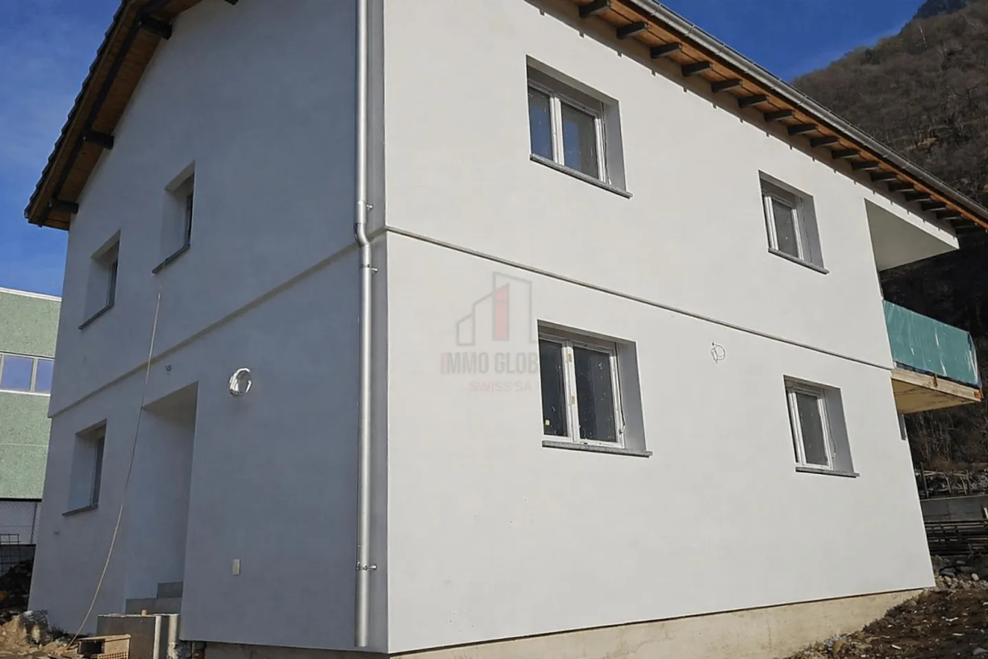 LIVING AND INVESTING: TWO-FAMILY HOUSE WITH TWO INDEPENDENT UNITS - Photo 7 of 13
