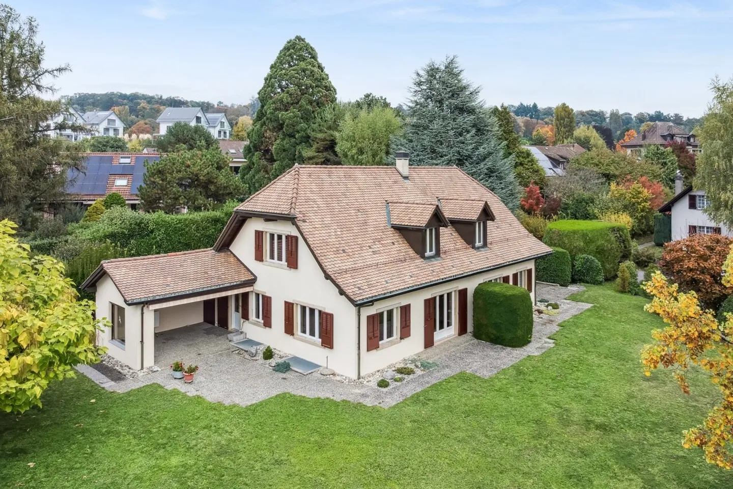 Villa d-exception au fort potentiel - Photo 1 sur 12