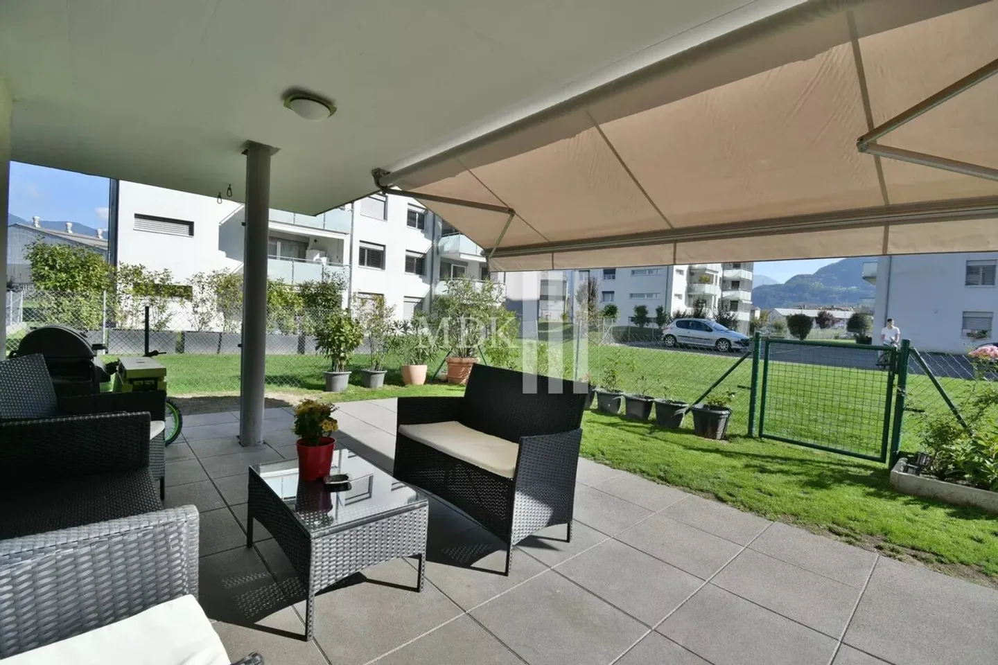 Charming Ground Floor Apartment - Photo 4 of 12