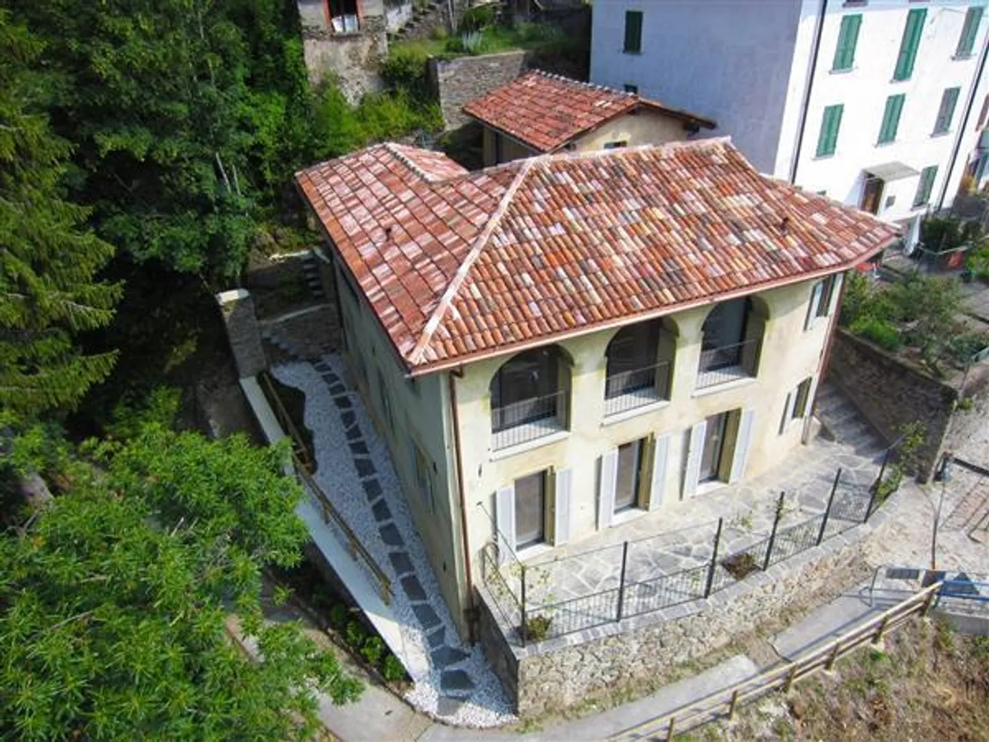 Capriasca: House with 6.5 rooms - Photo 2 of 13