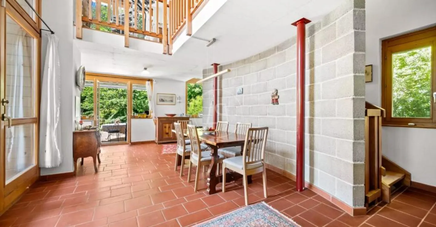Beautiful family home with pool near Rolle - Photo 2 of 11