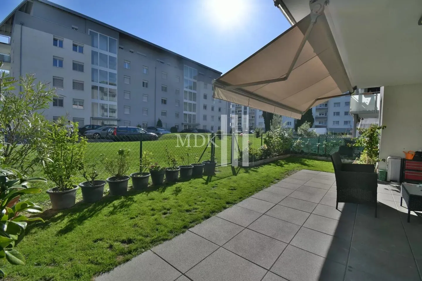 Charming Ground Floor Apartment - Photo 5 of 12