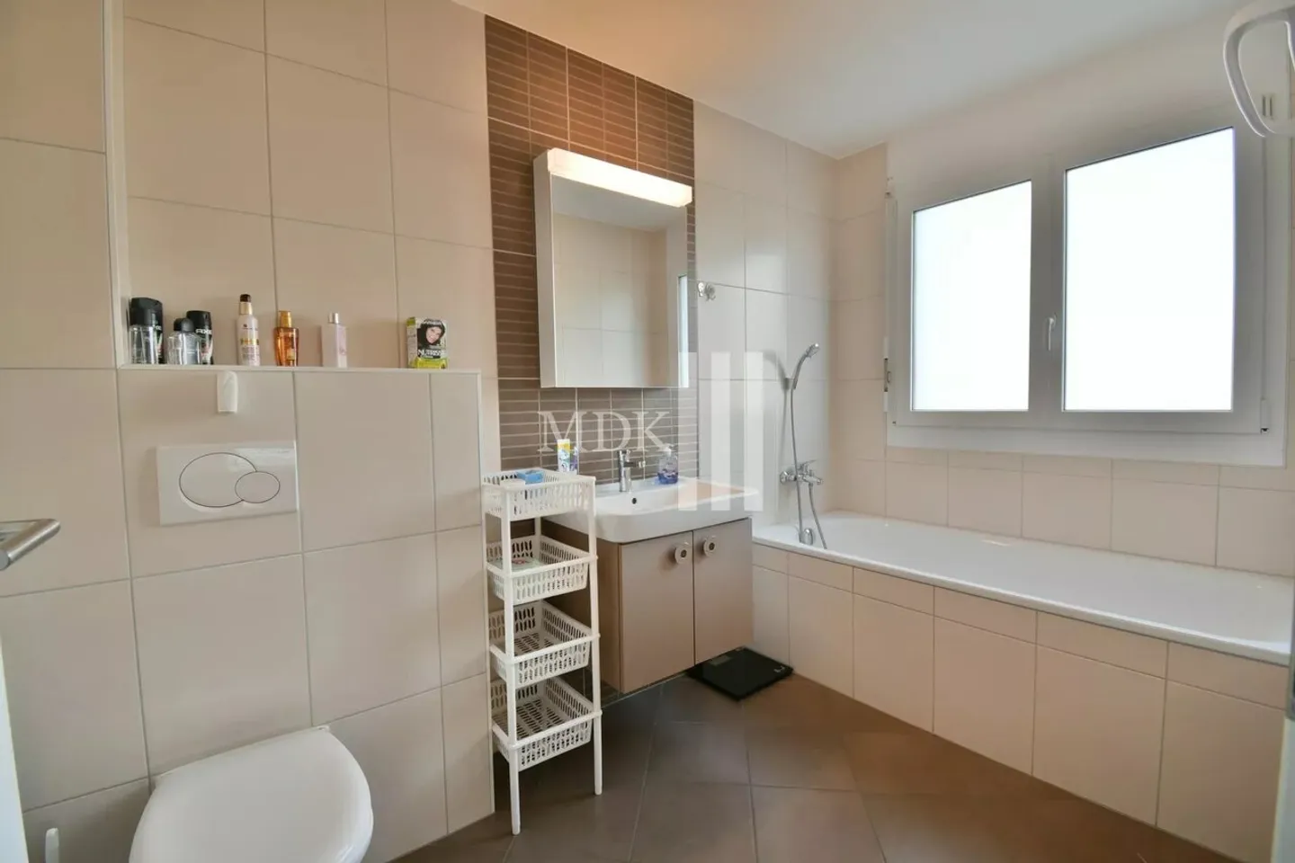 Charming Ground Floor Apartment - Photo 12 of 12