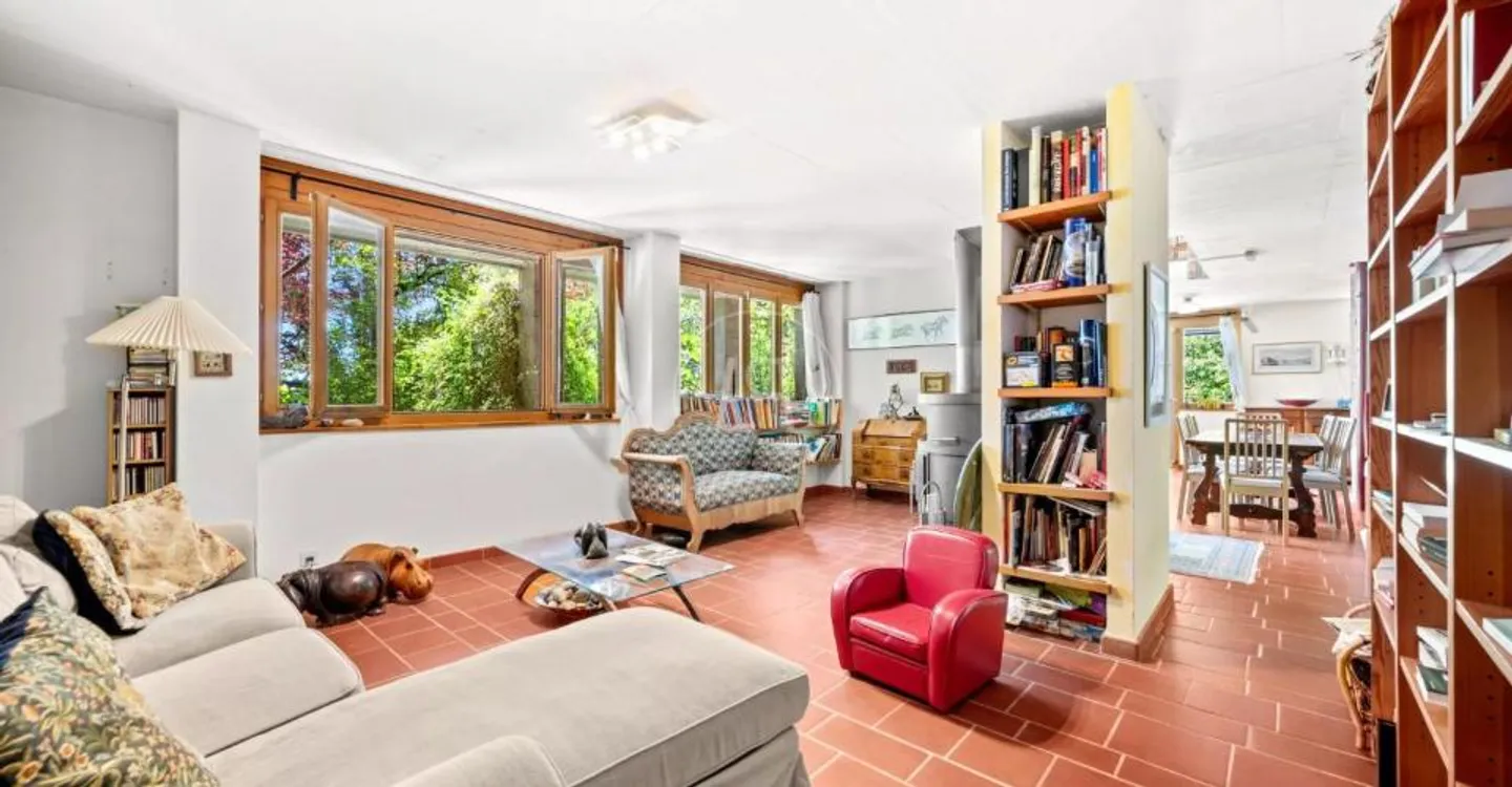 Beautiful family home with pool near Rolle - Photo 8 of 11