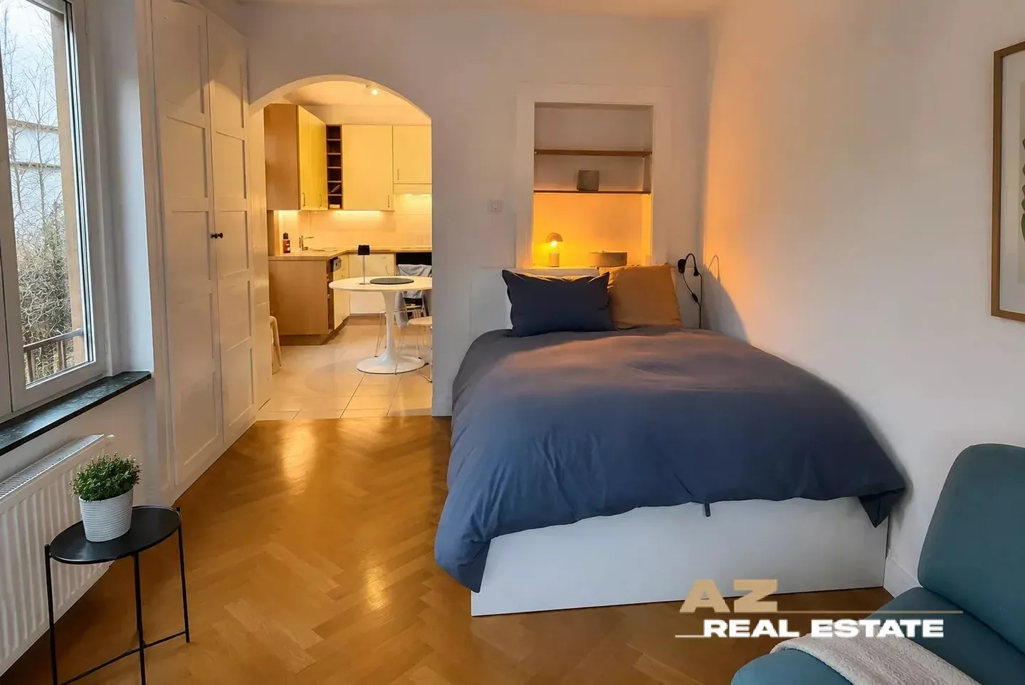 Charming Studio with Lake View - Photo 4 of 13