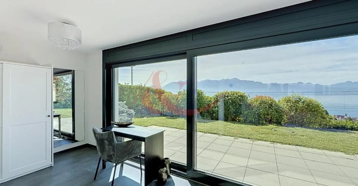 Villa moderna con vista lago - Foto 6 di 13