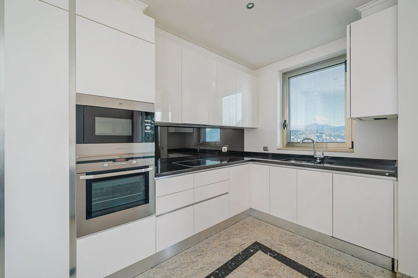 Appartamento Stupendo con Vista Lago - Foto 5 di 9