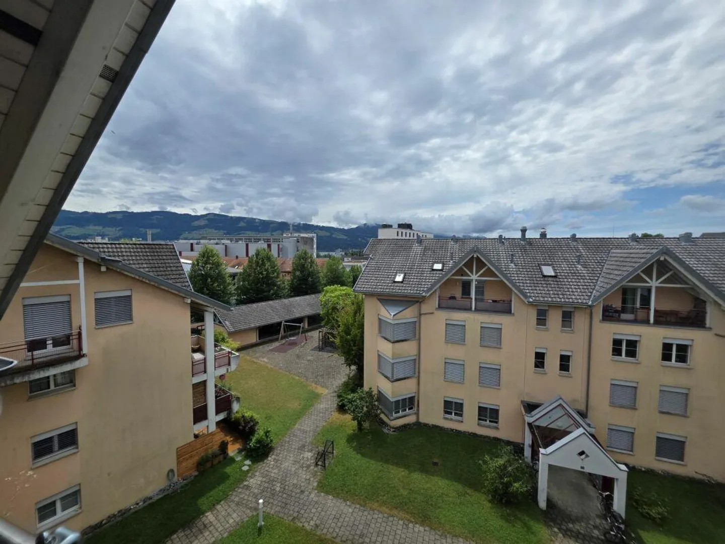 Grosszügige 3.5-Zimmer Wohnung - Foto 1 von 17