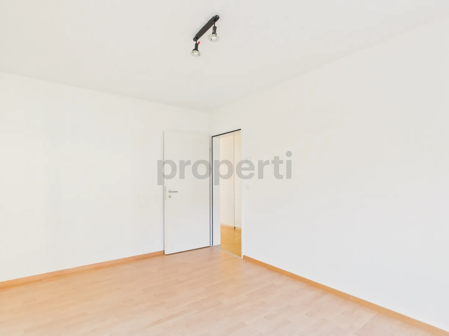 Bright 4.5-room apartment with balcony in Kollbrunn - Photo 4 of 10
