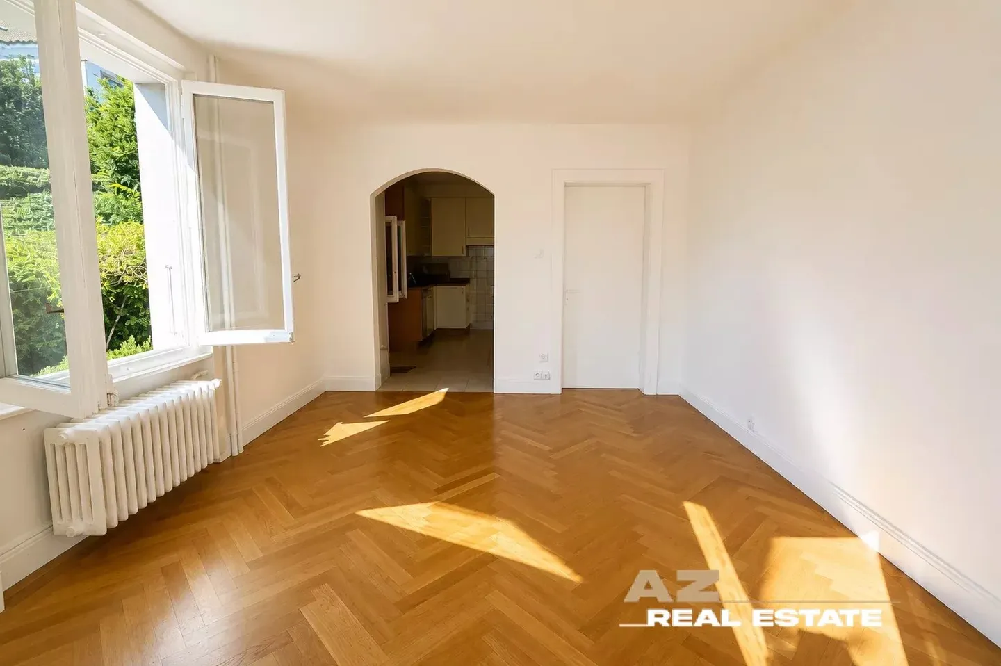 Charming Studio with Lake View - Photo 10 of 13