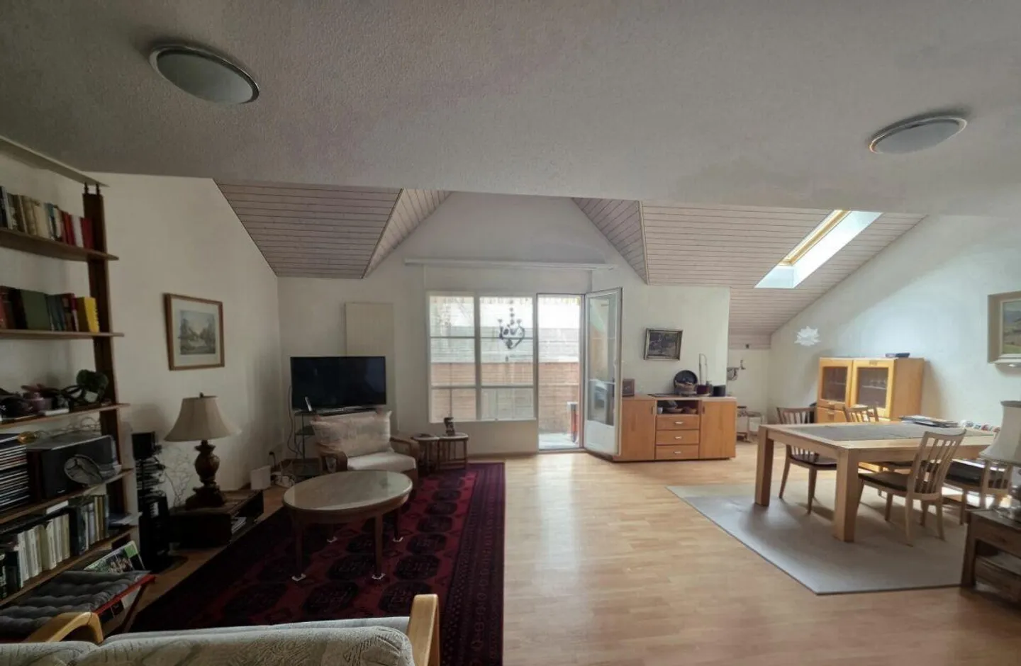 Grosszügige 3.5-Zimmer Wohnung - Foto 2 von 17