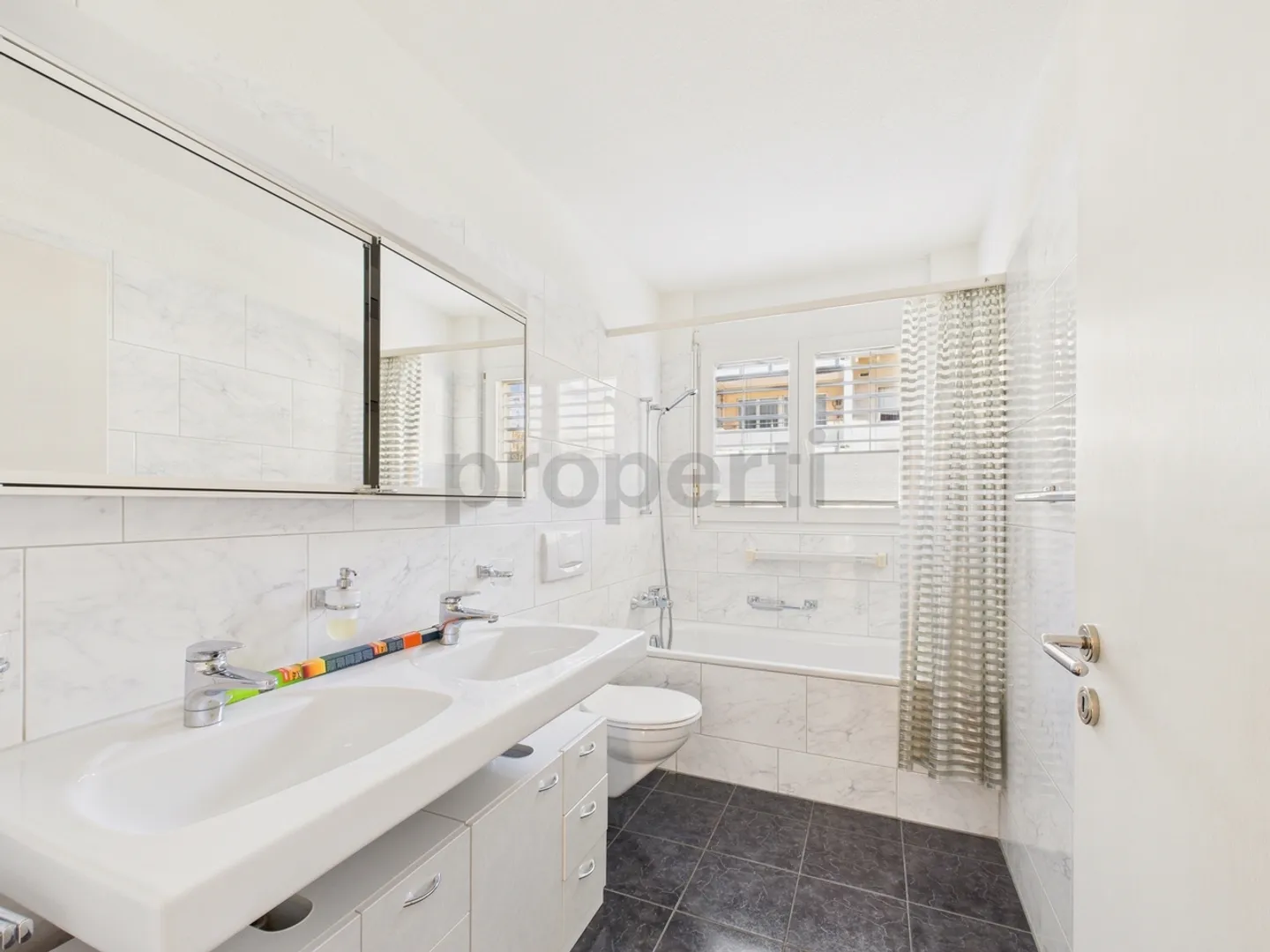 Bright 4.5-room apartment with balcony in Kollbrunn - Photo 8 of 10