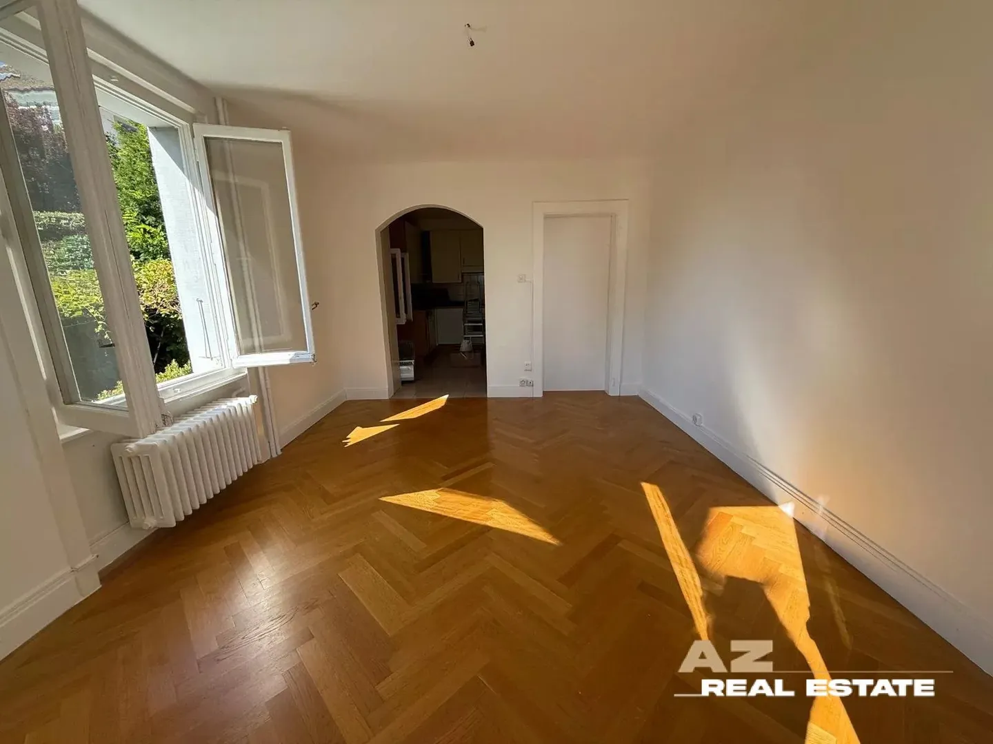 Charming Studio with Lake View - Photo 13 of 13