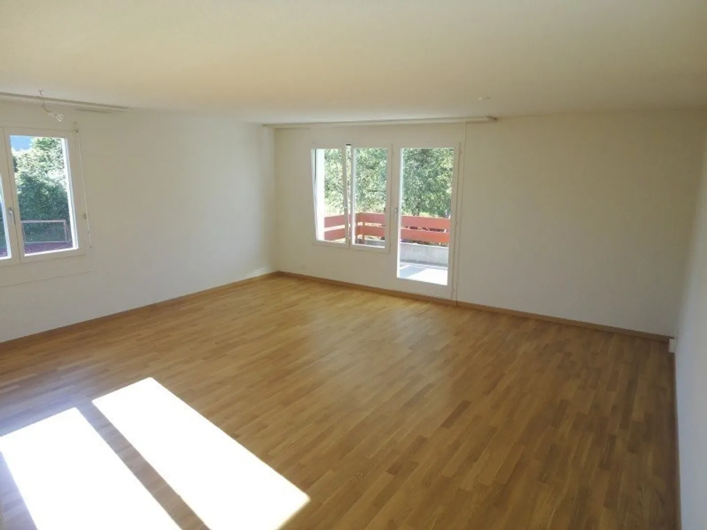 grosszügige Wohnung an guter Lage - Foto 2 von 12