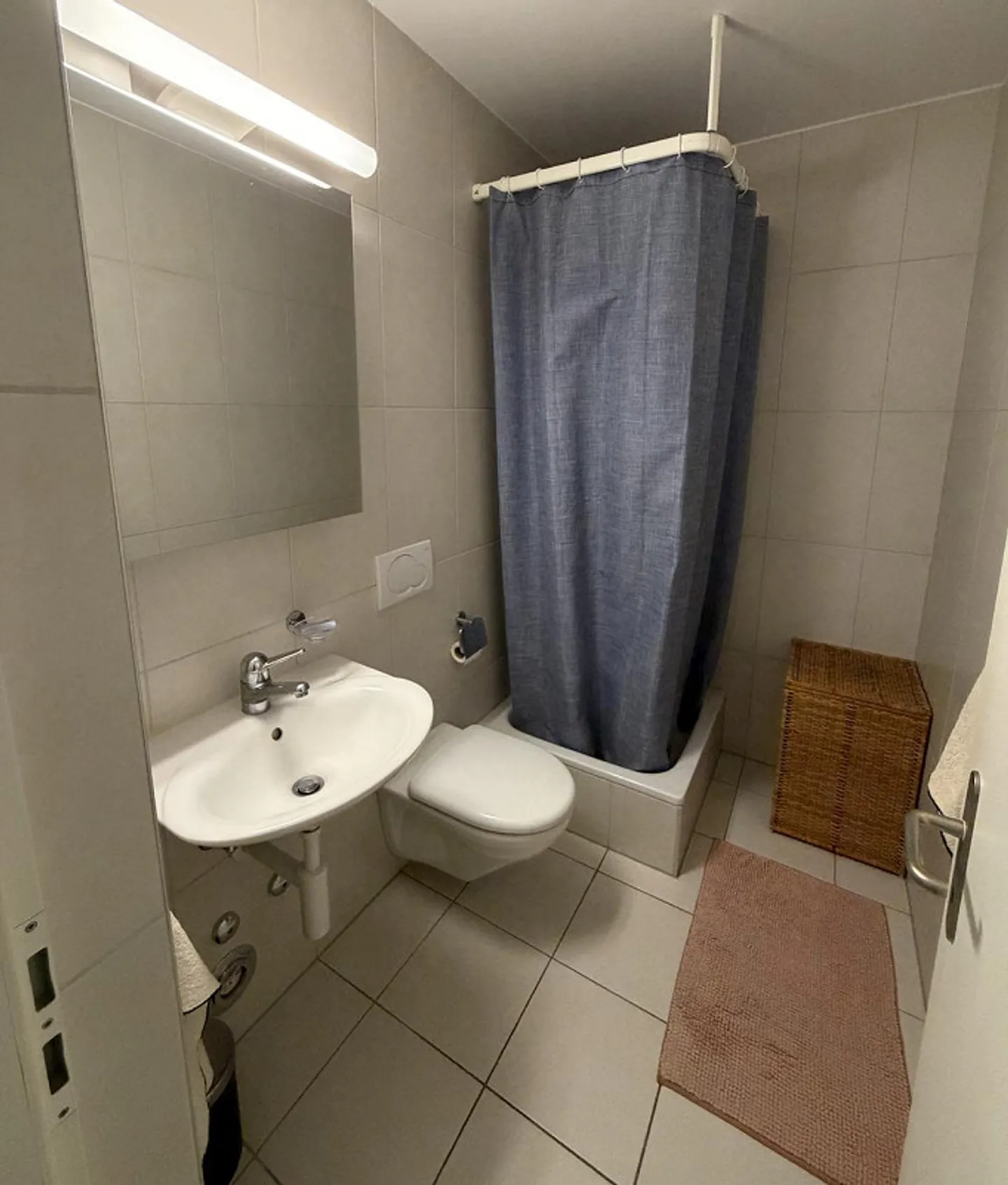 Appartement lumineux dans la vieille ville avec de grandes chambres - Photo 4 sur 7
